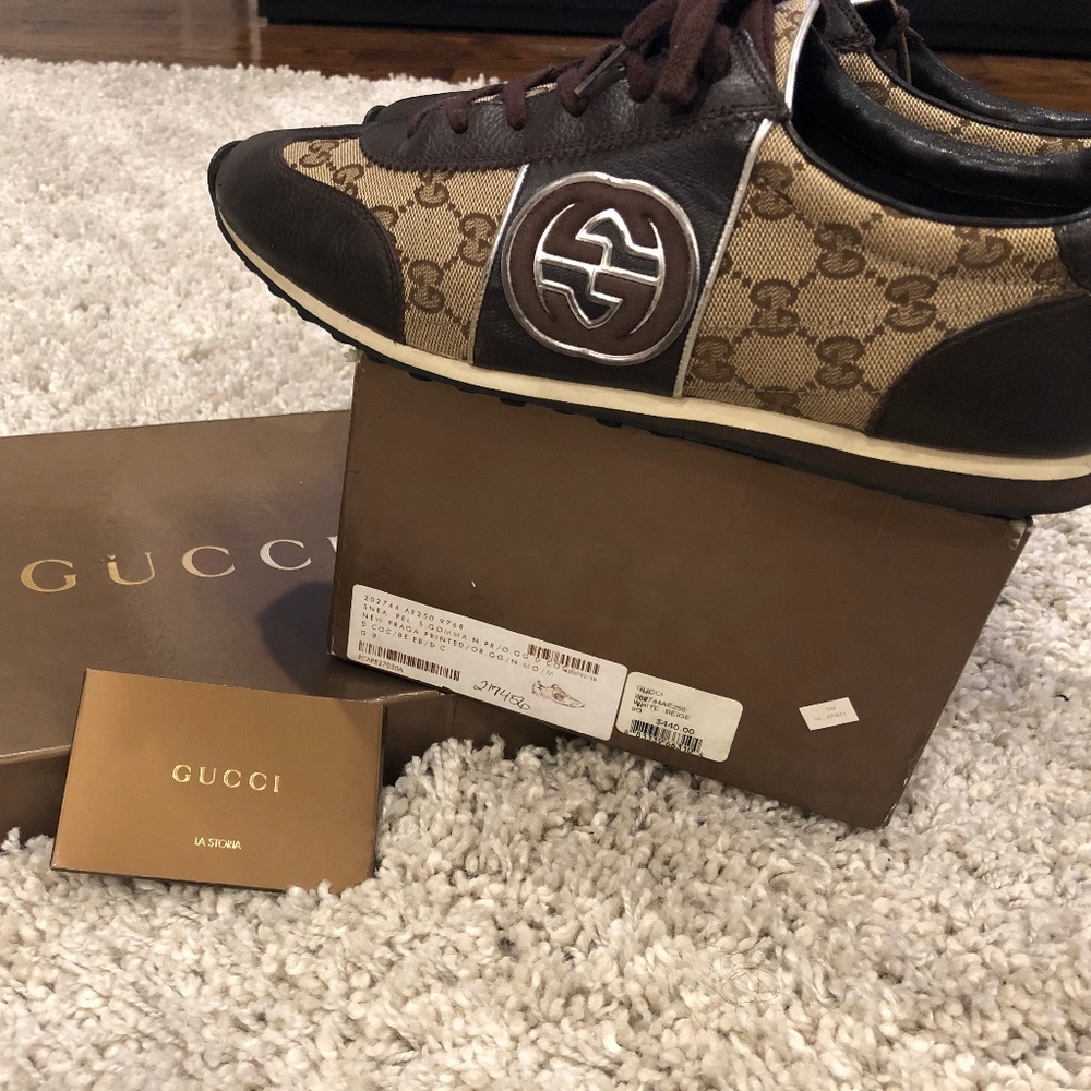 Men's Gucci: Lace Up Sneakers Like New Size 10